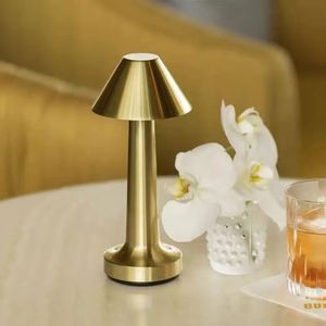 Lampe de table LED sans fil – Design doré avec abat-jour conique