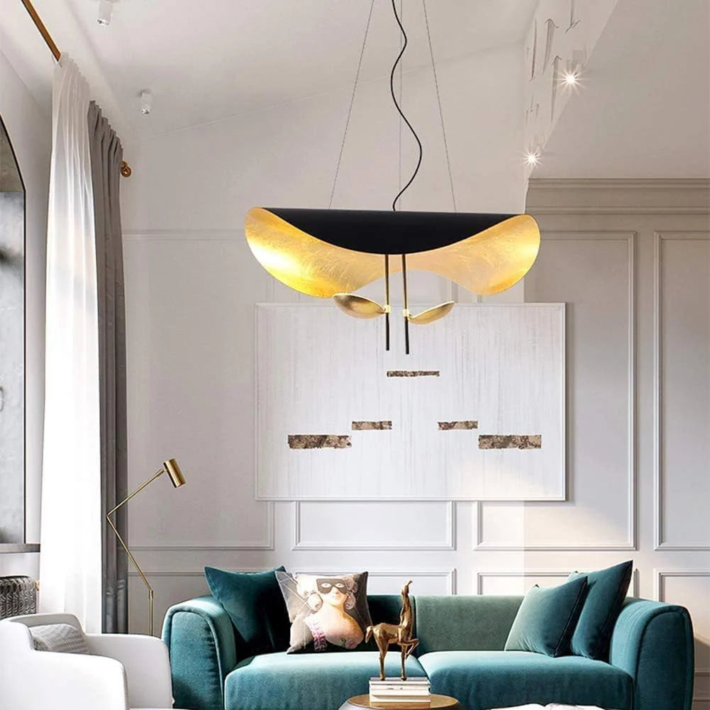 Suspension Design Ondulée – Noir et Doré Intérieur