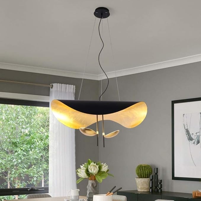 Suspension Design Ondulée – Noir et Doré Intérieur