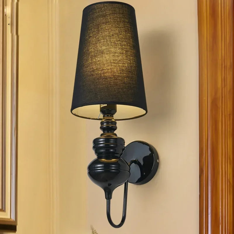 Applique Murale Classique avec Abat-Jour en Tissu – Élégance intemporelle