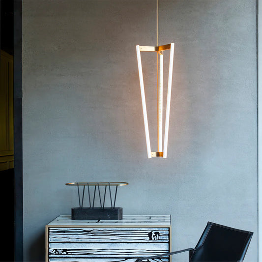 Suspension Design Géométrique – Triangle Lumineux LED