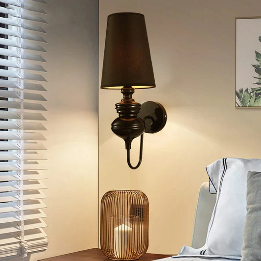 Applique Murale Classique avec Abat-Jour en Tissu – Élégance intemporelle