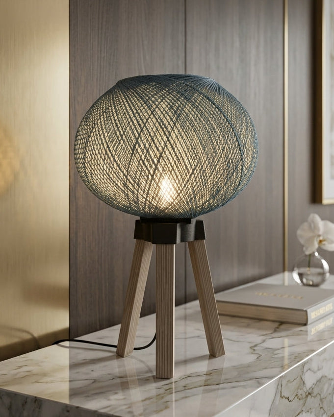 Lampe de table tripode à abat-jour en fil tressé