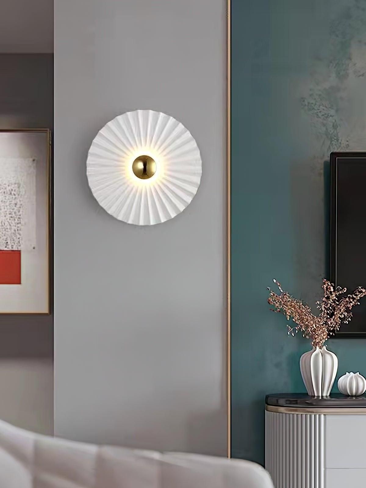 Appliqué Murale Ronde "Soleil Plissé" - Sun Fan Wall Light