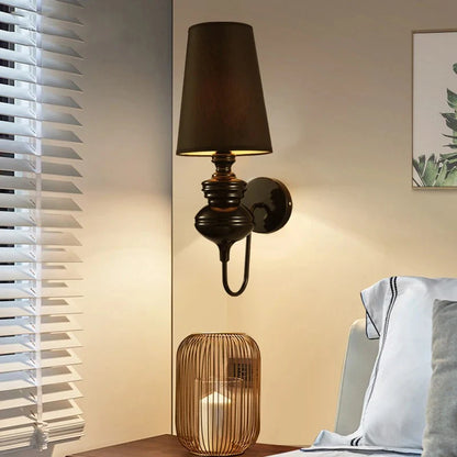 Applique Murale Classique avec Abat-Jour en Tissu – Élégance intemporelle